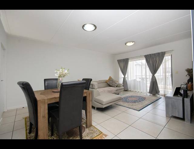 2 BEDROOM APARTMENT FOR SALE IN GREENSTONE HILL